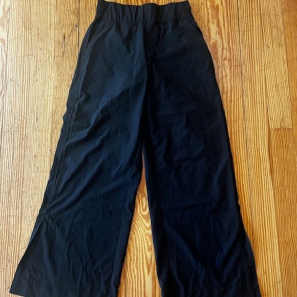 Old Navy High-Waisted Stretch Tech Split Wid-leg pants - Picture 2 of 6